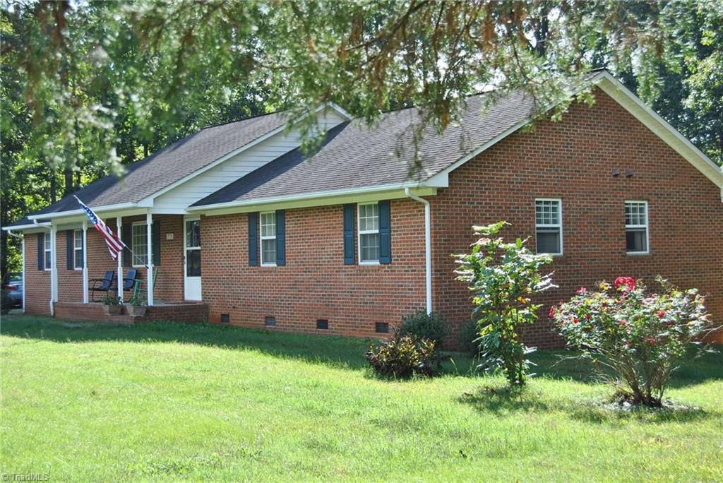 279 Gladstone Road Mocksville, NC 27028 - Photo 3 of 26 Gallery Image 3