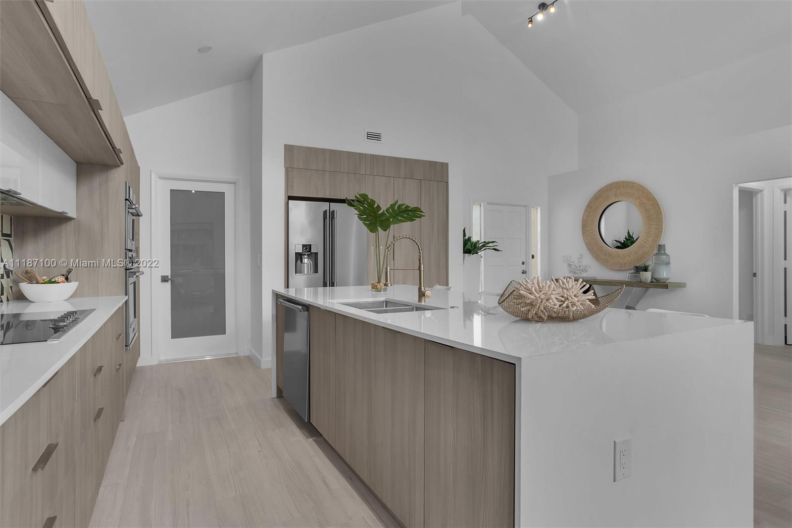 17477 Vía Capri Boca Raton, FL 33496 - Photo 7 of 23 Gallery Image 7