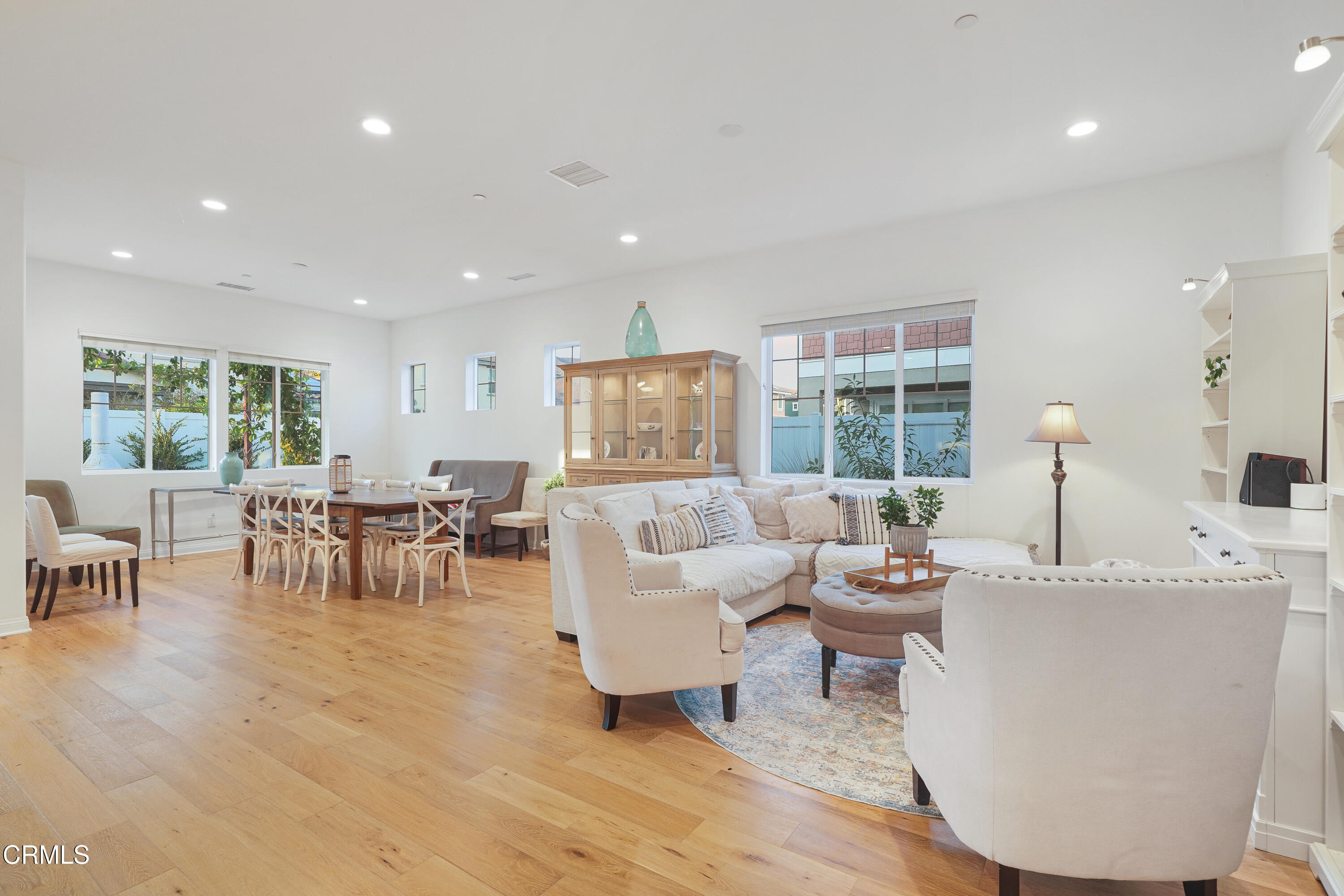 263 Wisteria Street Fillmore, CA 93015 - Photo 27 of 51 a living room with furniture and large window