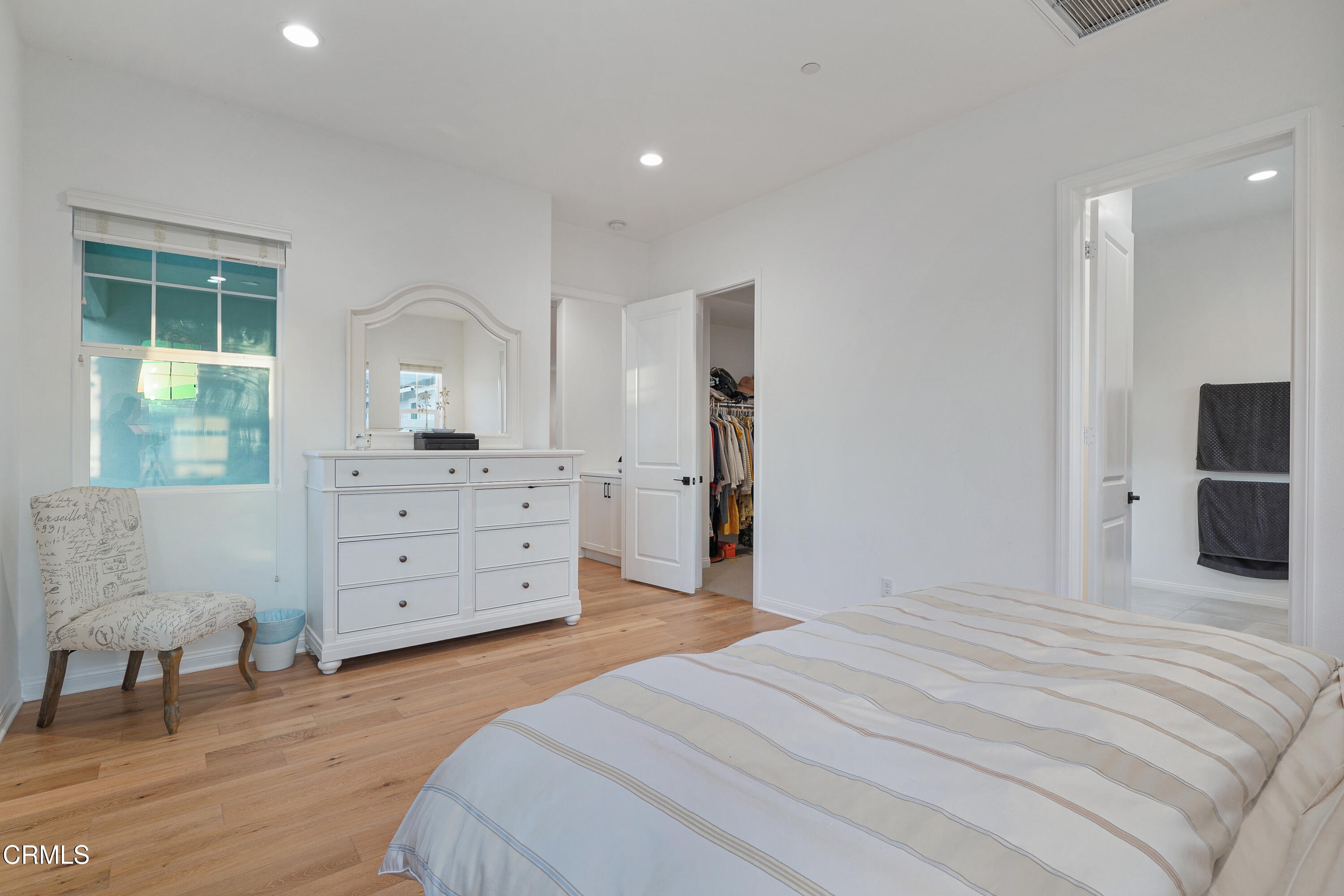 263 Wisteria Street Fillmore, CA 93015 - Photo 32 of 51 a bedroom with a bed and a dresser