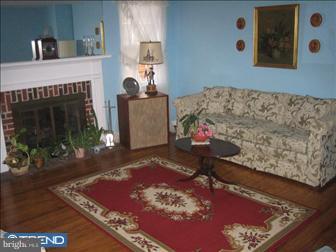 7412 Barclay Road Cheltenham, PA 19012 - Photo 3 of 6 Living Room