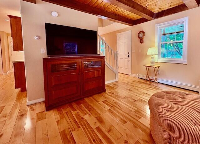 47 Belaire Drive Springvale, ME 04083 - Photo 16 of 38 Living room