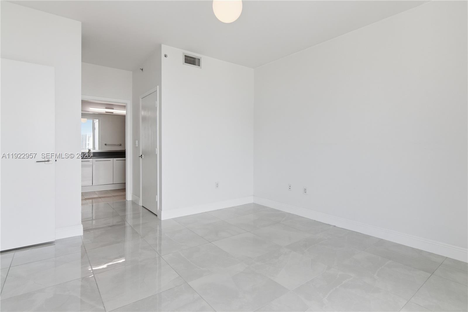 90 Southwest 3rd Street, Unit 2408 Miami, FL 33130 - Photo 19 of 29