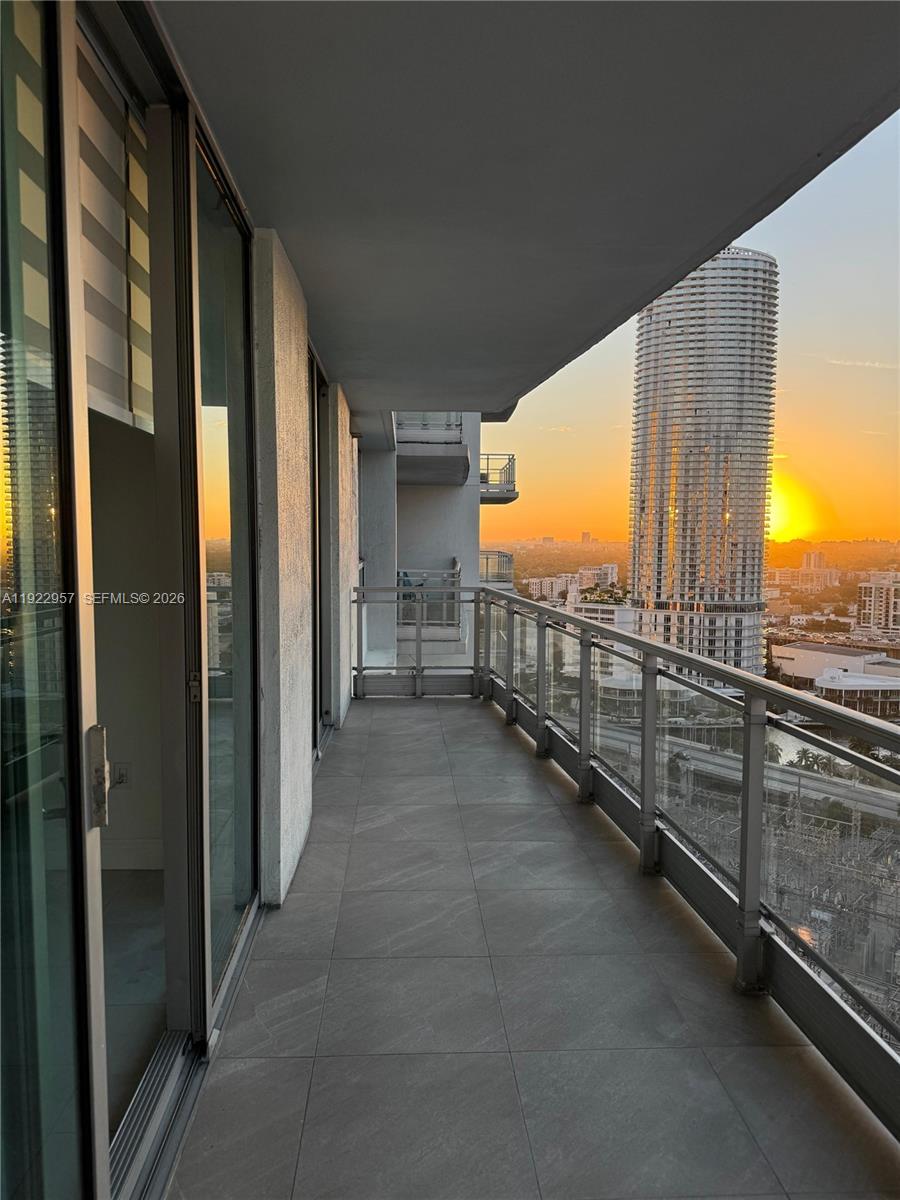90 Southwest 3rd Street, Unit 2408 Miami, FL 33130 - Photo 24 of 28 a view of a balcony