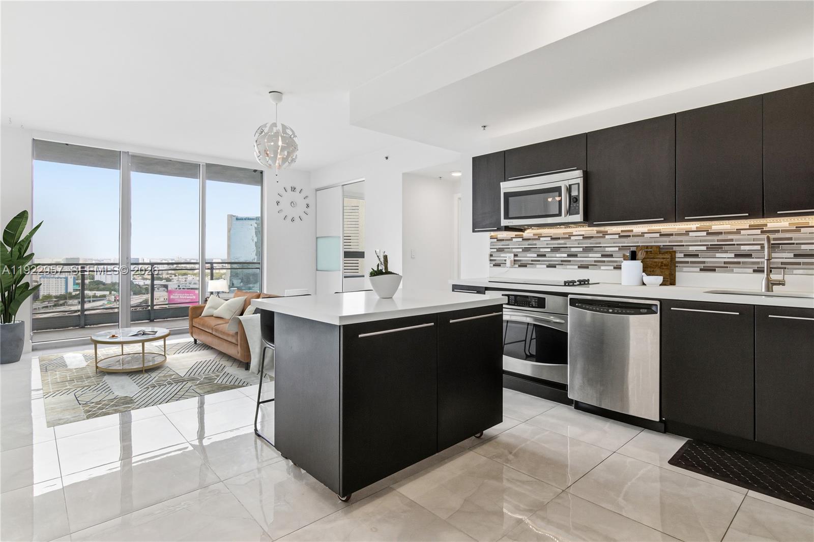 90 Southwest 3rd Street, Unit 2408 Miami, FL 33130 - Photo 8 of 29