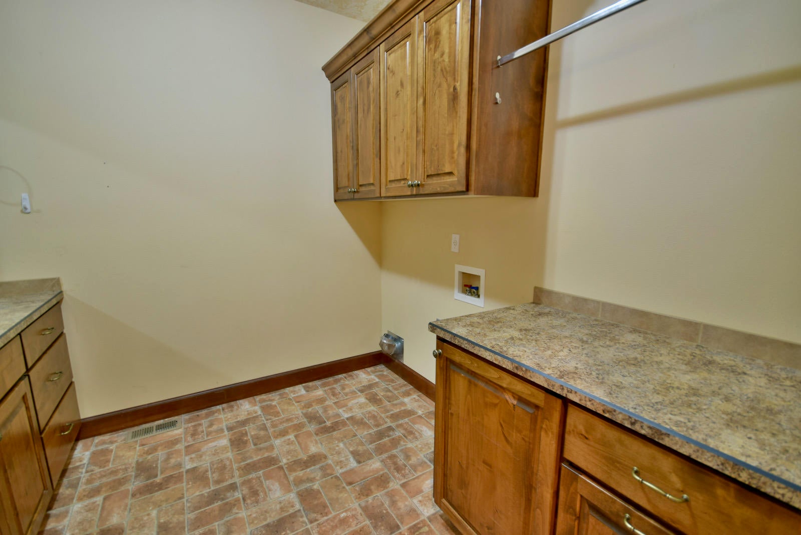 59985 Navajo Road Bend, OR 97702 - Photo 27 of 43 DSC_0035
