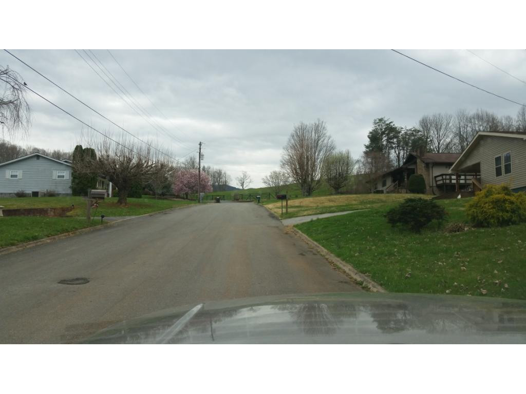 134 Unaka Subdivision Road Elizabethton, TN 37643 - Photo 3 of 30 Photo 3