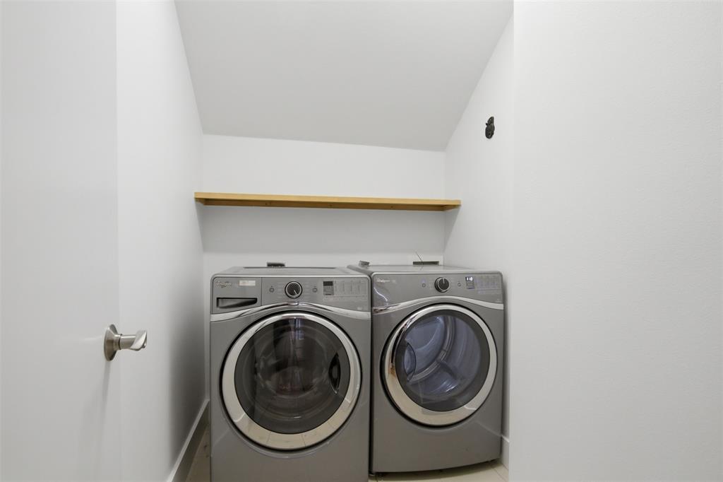 2111 Clark Street, Unit H Dallas, TX 75204 - Photo 12 of 37 a utility room with dryer and washer