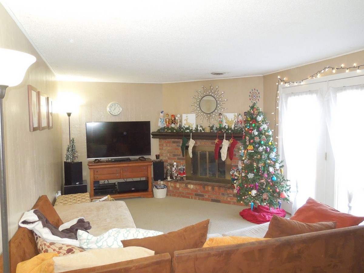 13621 East Ridgeview Court Grabill, IN 46741 - Photo 5 of 15 Gallery Image 5