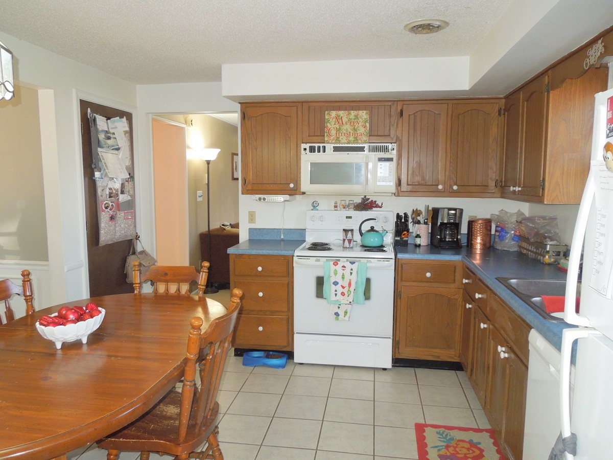 13621 East Ridgeview Court Grabill, IN 46741 - Photo 7 of 15 Gallery Image 7