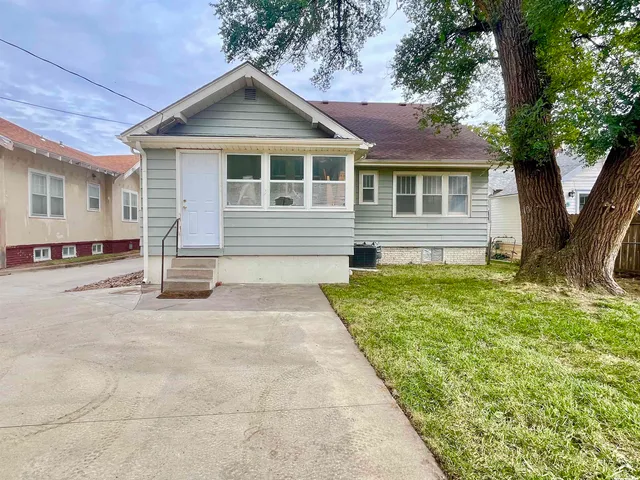 $179,900 | 1505 North Main Street, Hutchinson, KS 67501