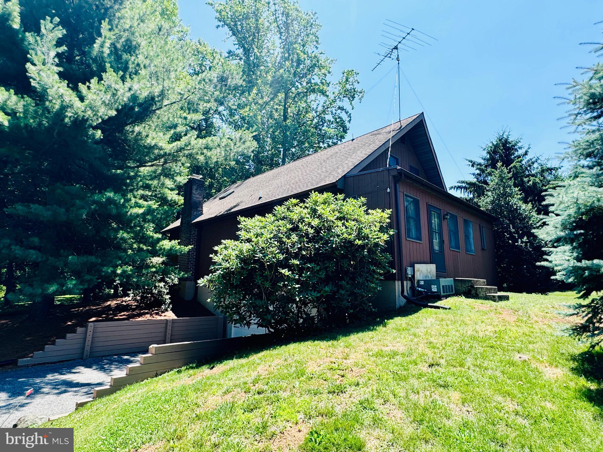 523 Texter Mountain Road Robesonia, PA 19551 - Photo 20 of 81 Exterior rear right side view from rear yard