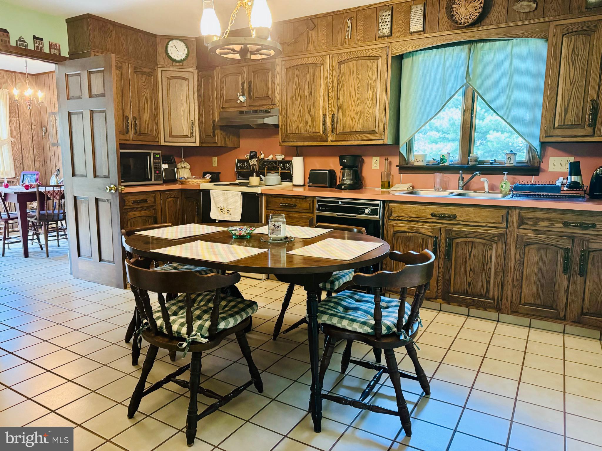 523 Texter Mountain Road Robesonia, PA 19551 - Photo 46 of 81 Country kitchen