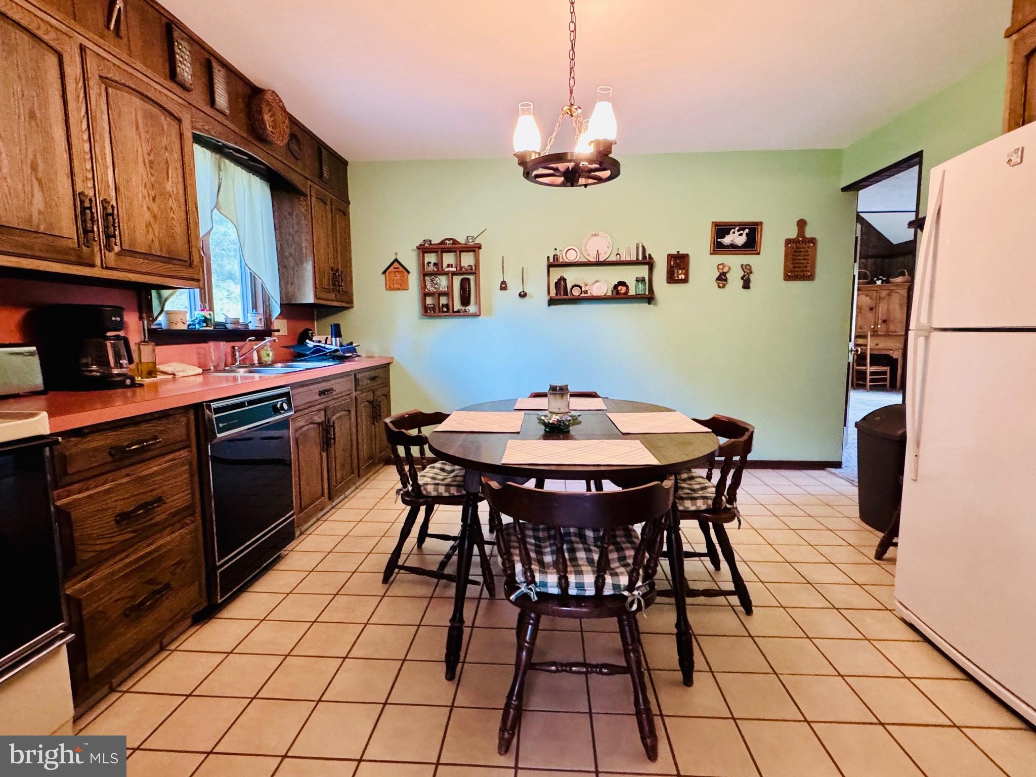 523 Texter Mountain Road Robesonia, PA 19551 - Photo 48 of 81 Country kitchen