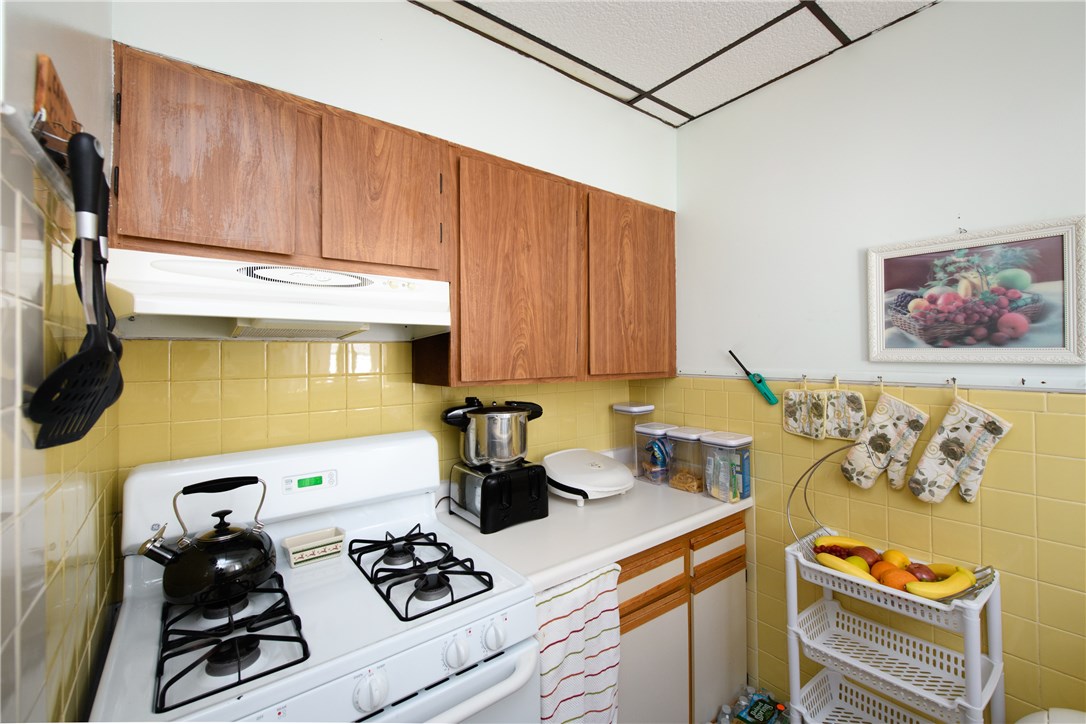 100 Rochambeau Avenue Providence, RI 02906 - Photo 8 of 24 Gallery Image 8