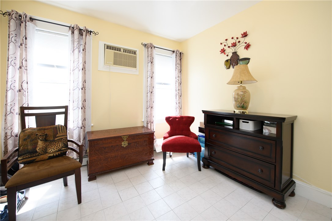 100 Rochambeau Avenue Providence, RI 02906 - Photo 10 of 24 Gallery Image 10