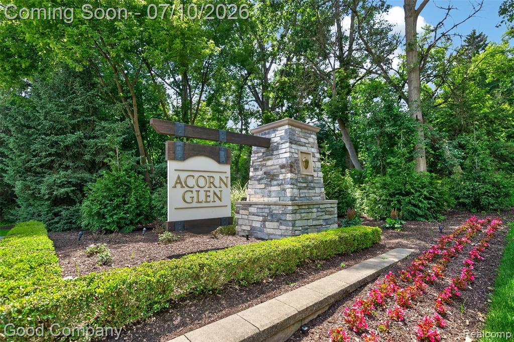 1946 Acorn Glen Rochester Hills, MI 48306 - Photo 68 of 71