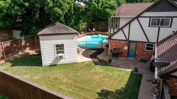 $450,000 | 2119 Prestonwood Drive, Arlington, TX 76012