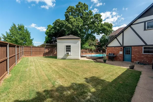 $450,000 | 2119 Prestonwood Drive, Arlington, TX 76012