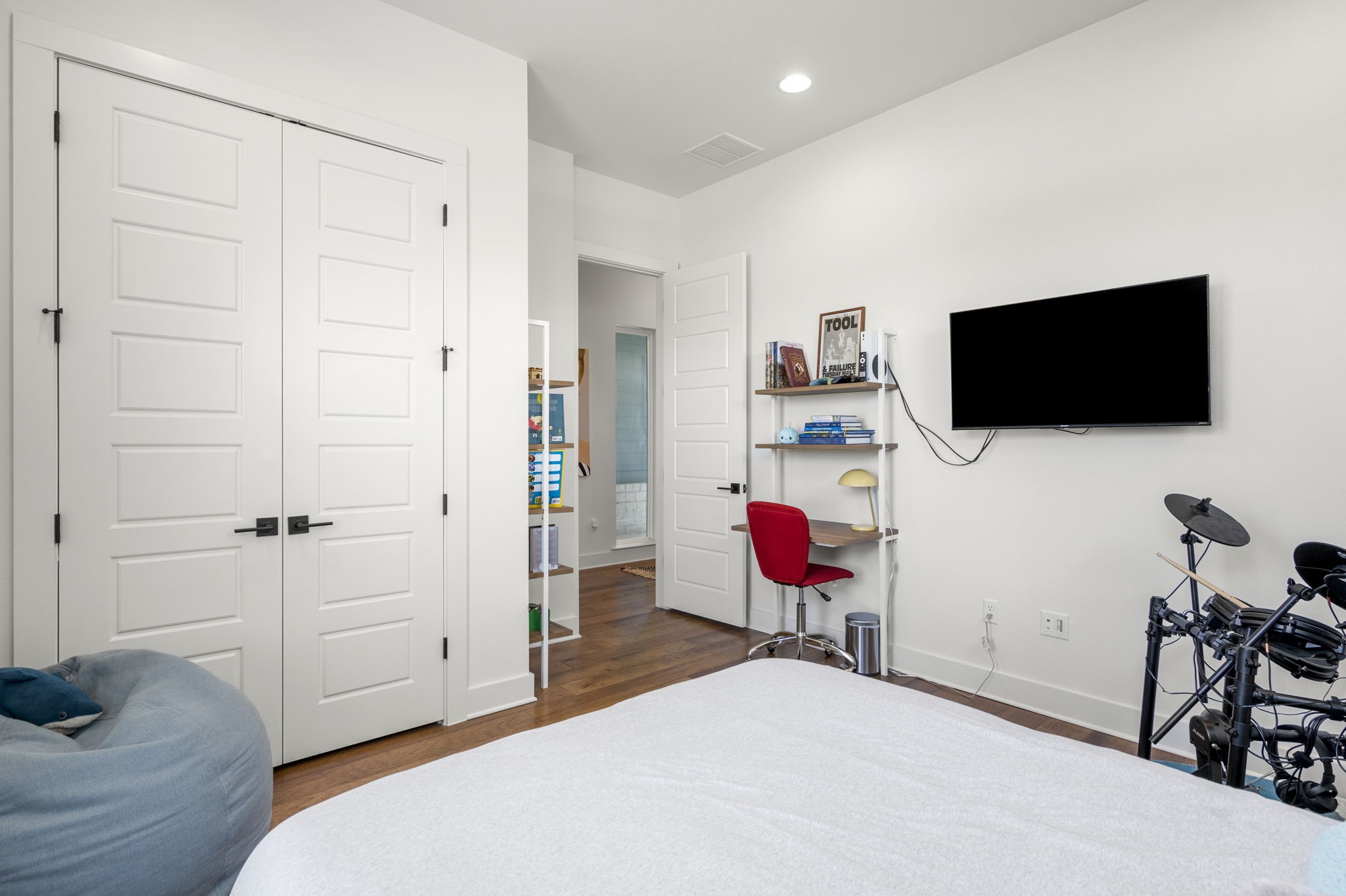 8416 Apogee Road Austin, TX 78744 - Photo 12 of 40