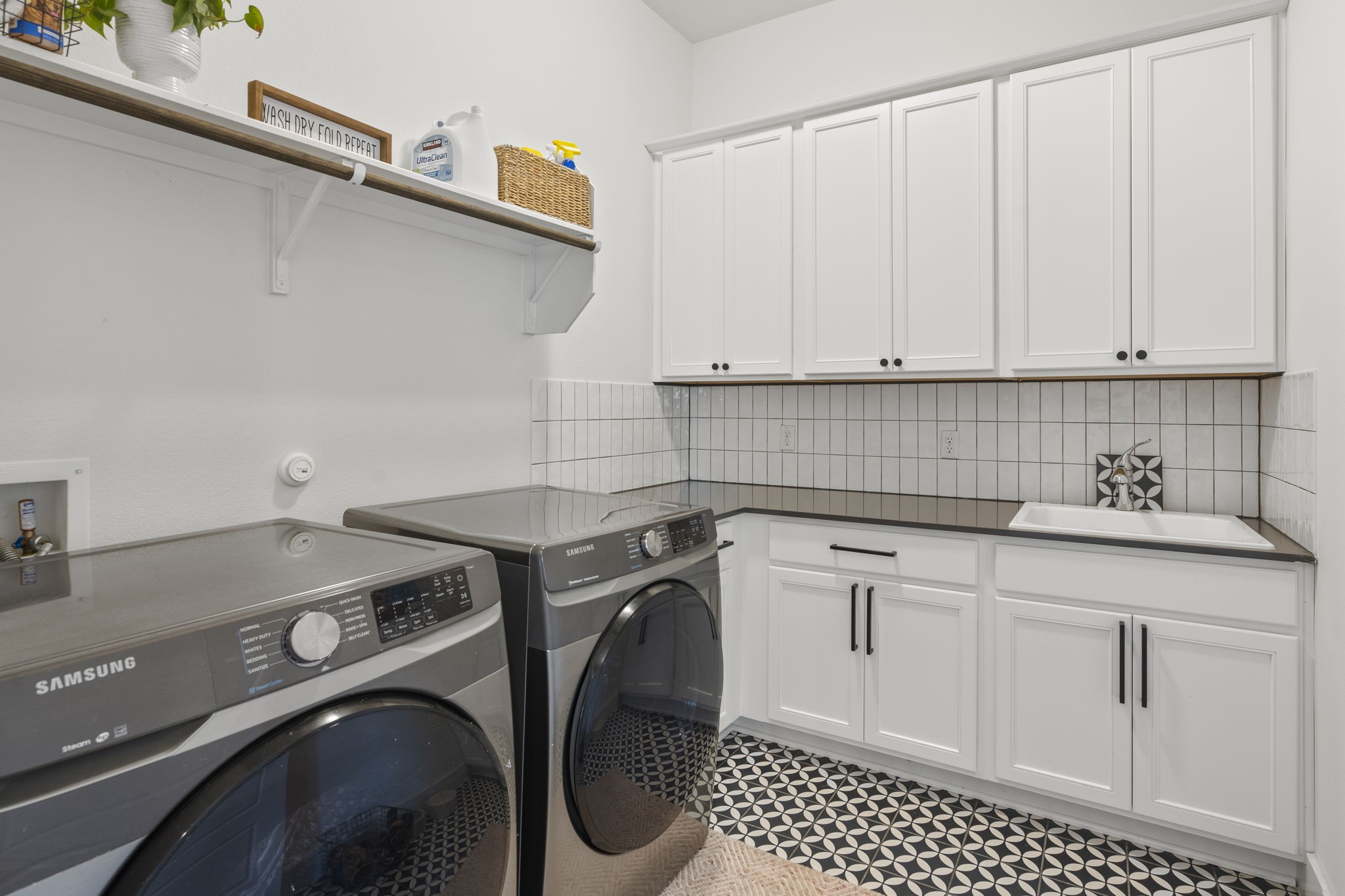 8416 Apogee Road Austin, TX 78744 - Photo 24 of 40