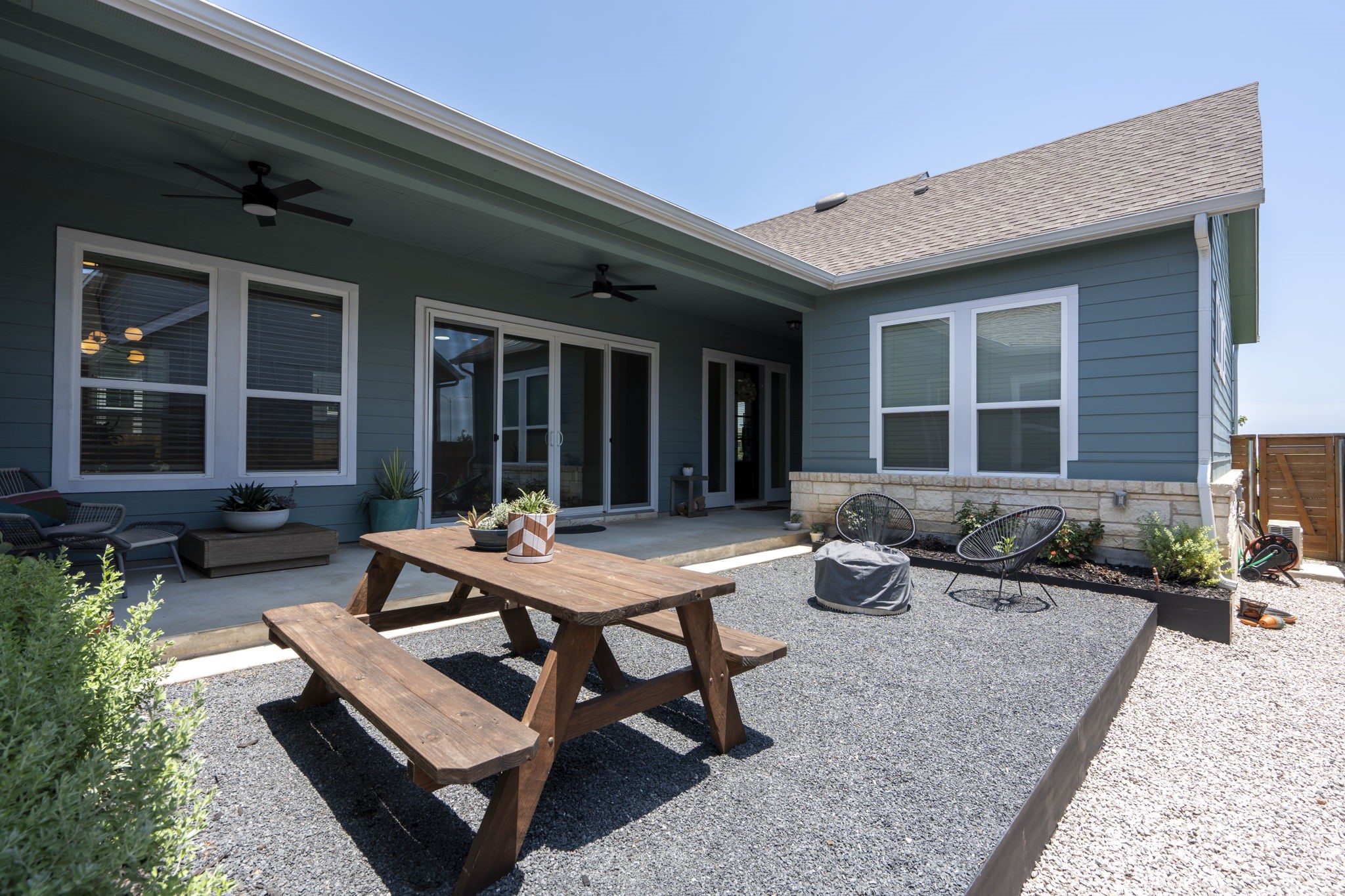 8416 Apogee Road Austin, TX 78744 - Photo 4 of 40