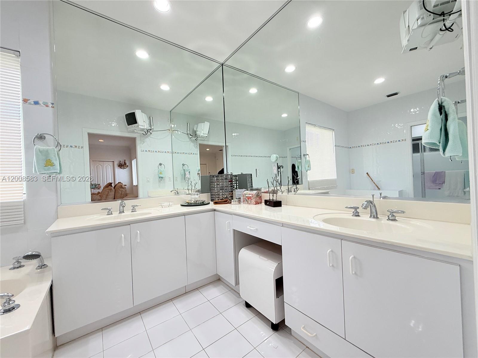 13431 Southwest 32nd Street Miami, FL 33165 - Photo 51 of 77 Master Bathroom