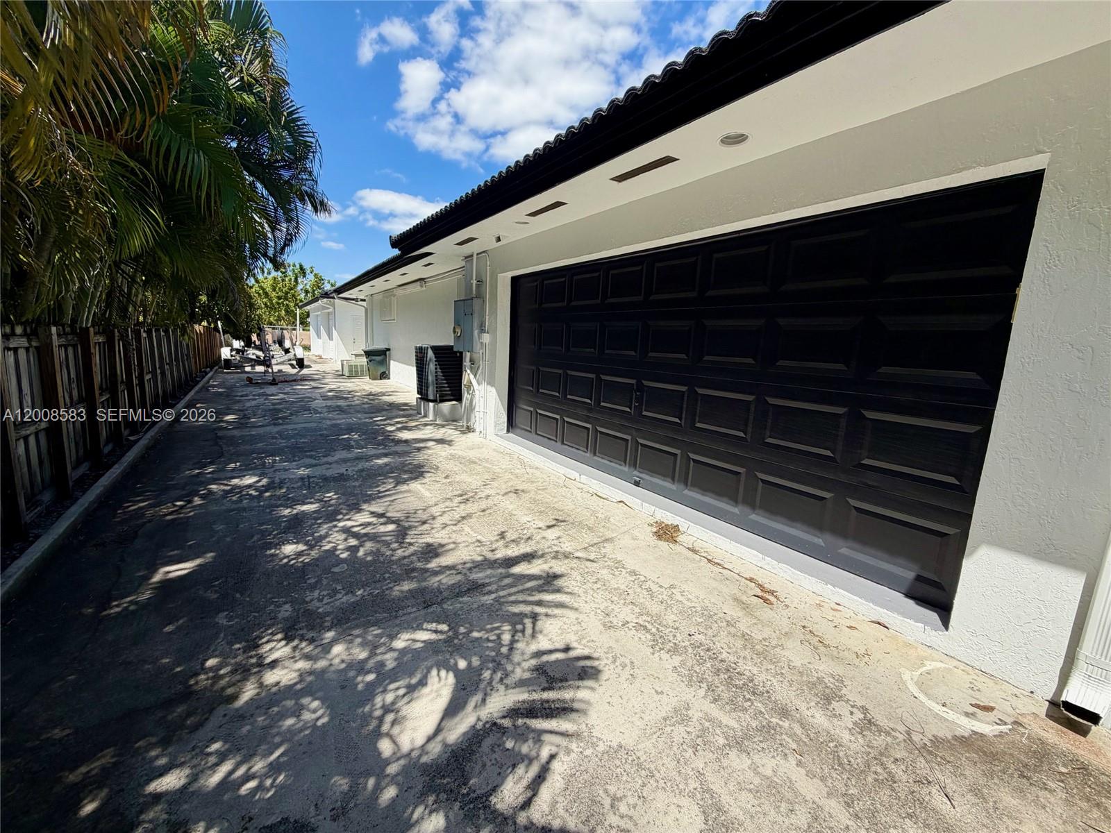 13431 Southwest 32nd Street Miami, FL 33165 - Photo 61 of 77 Front thru garage