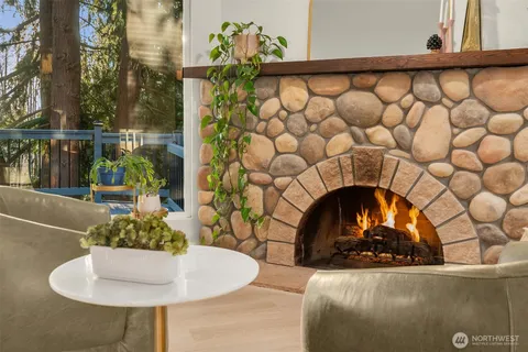 $950,000 | 17030 Tiger Mountain Road Southeast, Issaquah, WA 98027