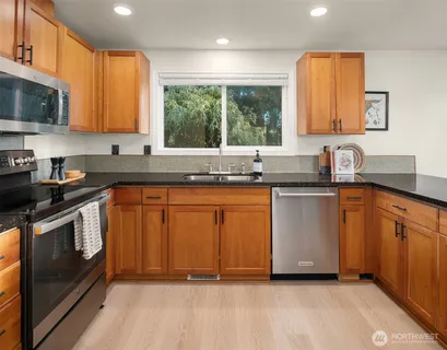 $950,000 | 17030 Tiger Mountain Road Southeast, Issaquah, WA 98027