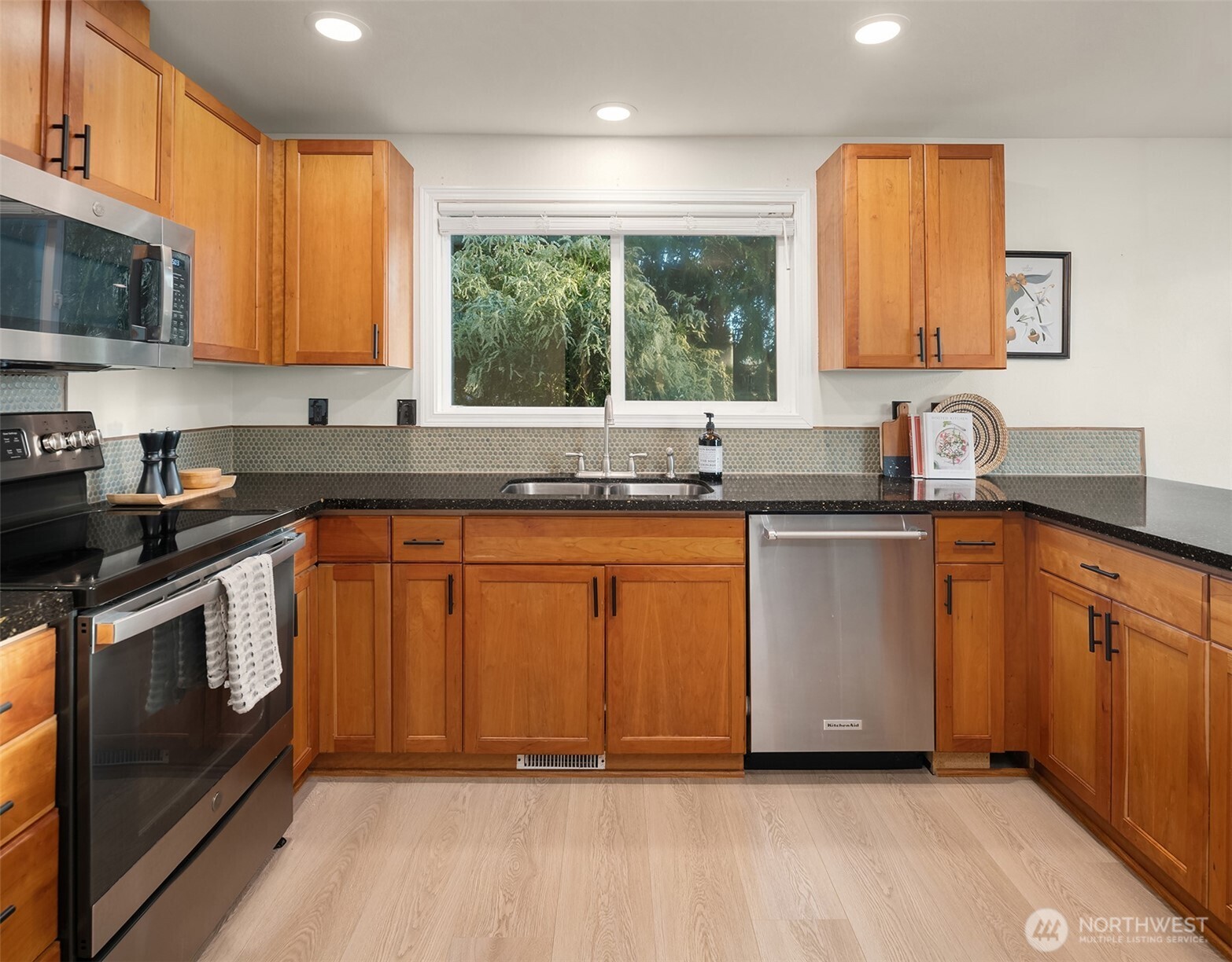 17030 Tiger Mountain Road Southeast Issaquah, WA 98027 - Photo 8 of 39