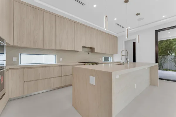 $5,295,000 | 913 Denery Lane, Delray Beach, FL 33483