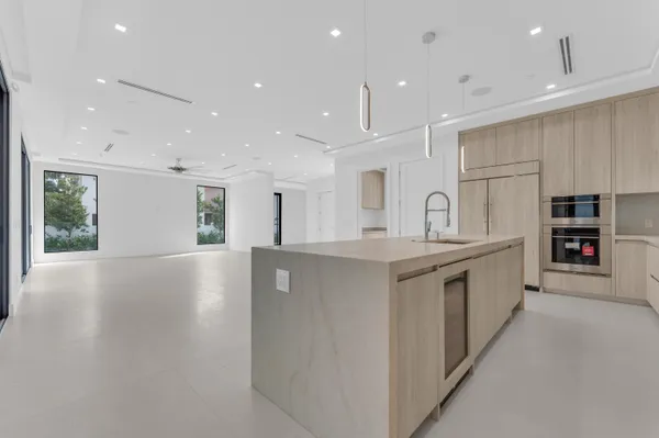 $5,295,000 | 913 Denery Lane, Delray Beach, FL 33483