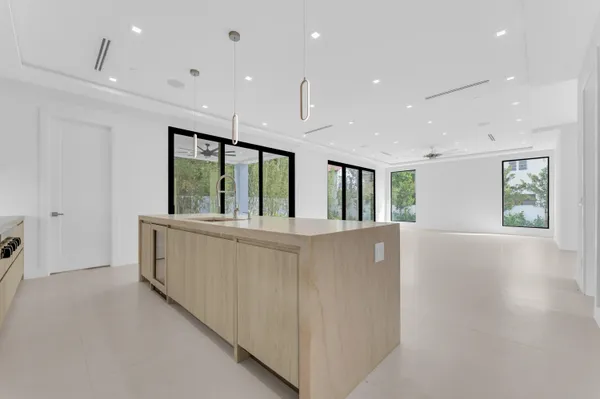 $5,295,000 | 913 Denery Lane, Delray Beach, FL 33483