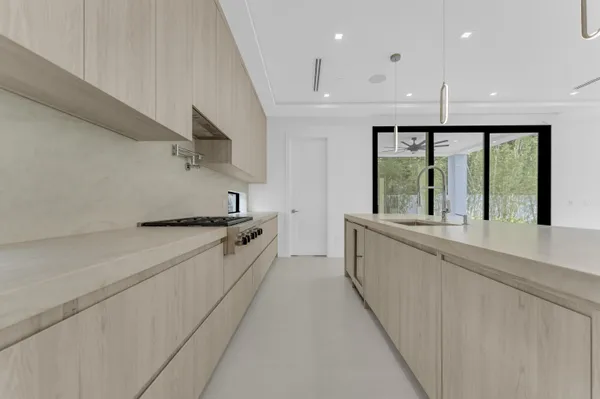 $5,295,000 | 913 Denery Lane, Delray Beach, FL 33483