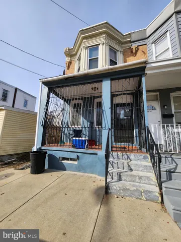 a view of entryway front of house