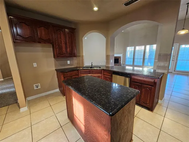 $3,100 | 8225 Painted Tree Trail, Fort Worth, TX 76131