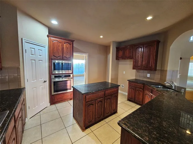 $3,100 | 8225 Painted Tree Trail, Fort Worth, TX 76131