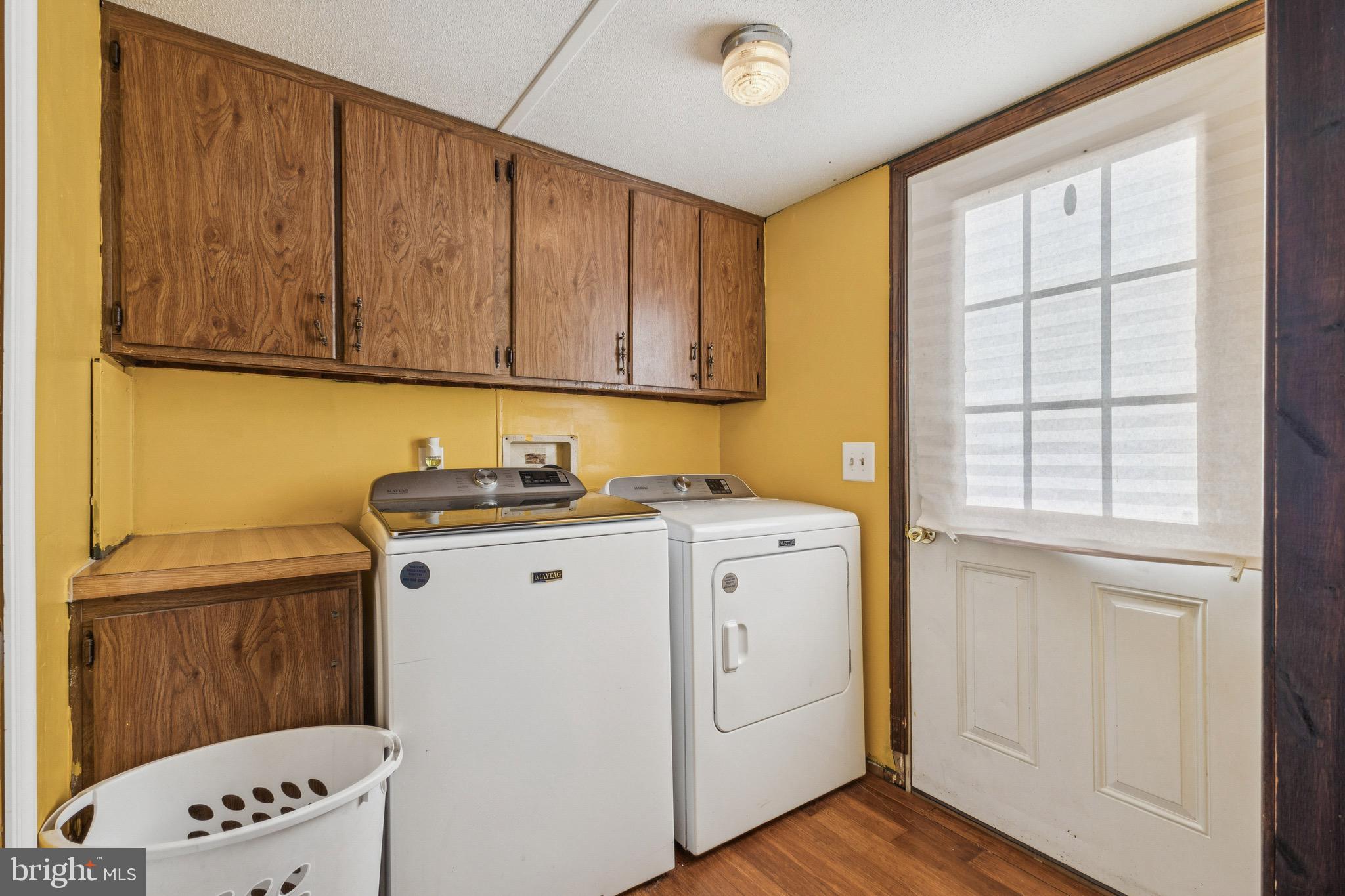 10237 Hook Road Rapidan, VA 22733 - Photo 21 of 37 a view of cabinets with wooden floor
