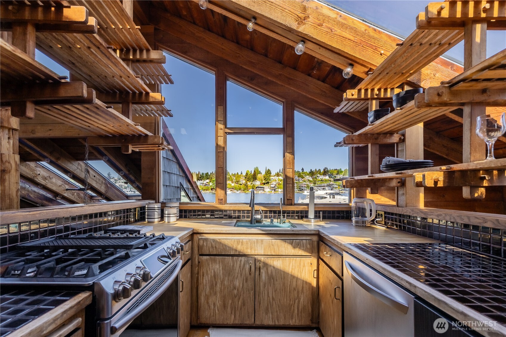 3123 Fairview Avenue East, Unit 2 Seattle, WA 98102 - Photo 8 of 39