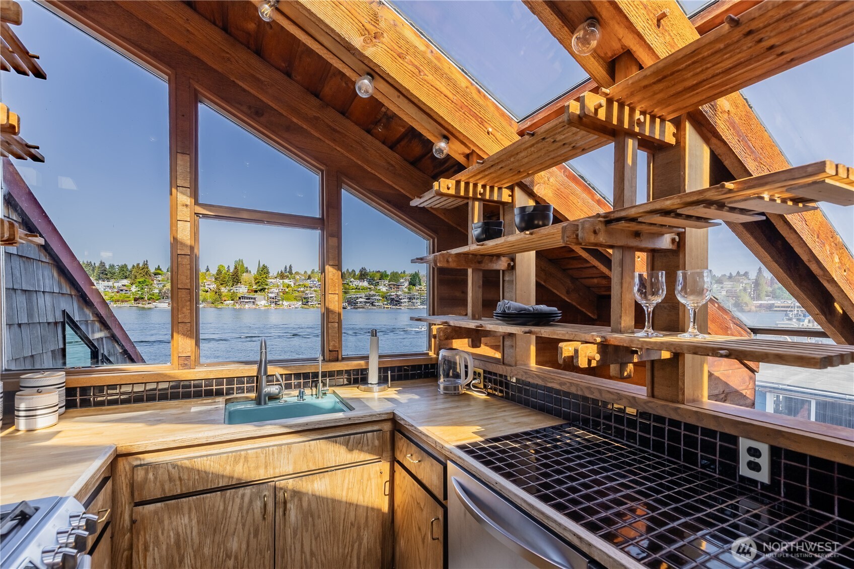 3123 Fairview Avenue East, Unit 2 Seattle, WA 98102 - Photo 9 of 39