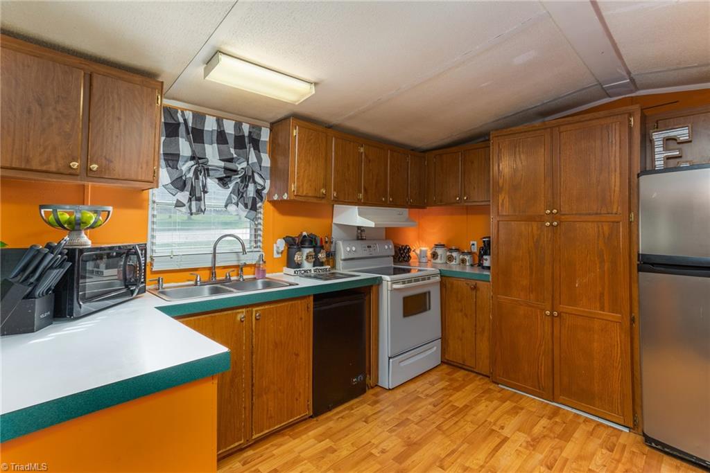 357 Kanoy Road Thomasville, NC 27360 - Photo 13 of 32 Gallery Image 13