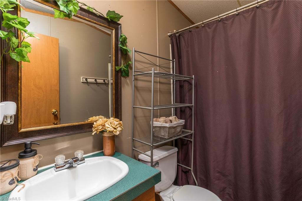 357 Kanoy Road Thomasville, NC 27360 - Photo 25 of 32 Gallery Image 25
