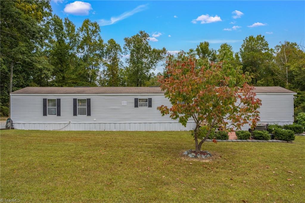 357 Kanoy Road Thomasville, NC 27360 - Photo 4 of 32 Gallery Image 4