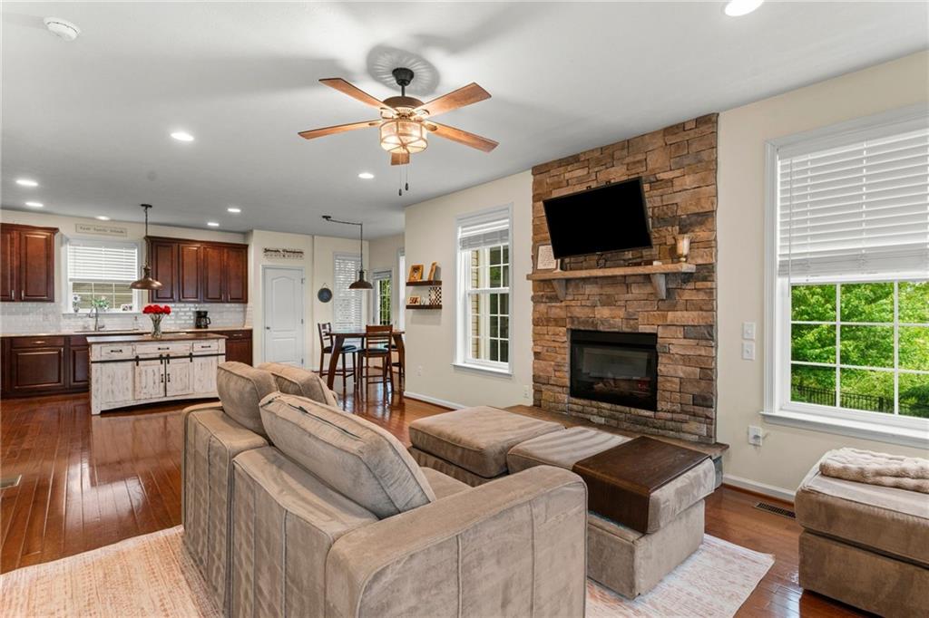 217 Old Hickory Road Zelienople, PA 16063 - Photo 7 of 37