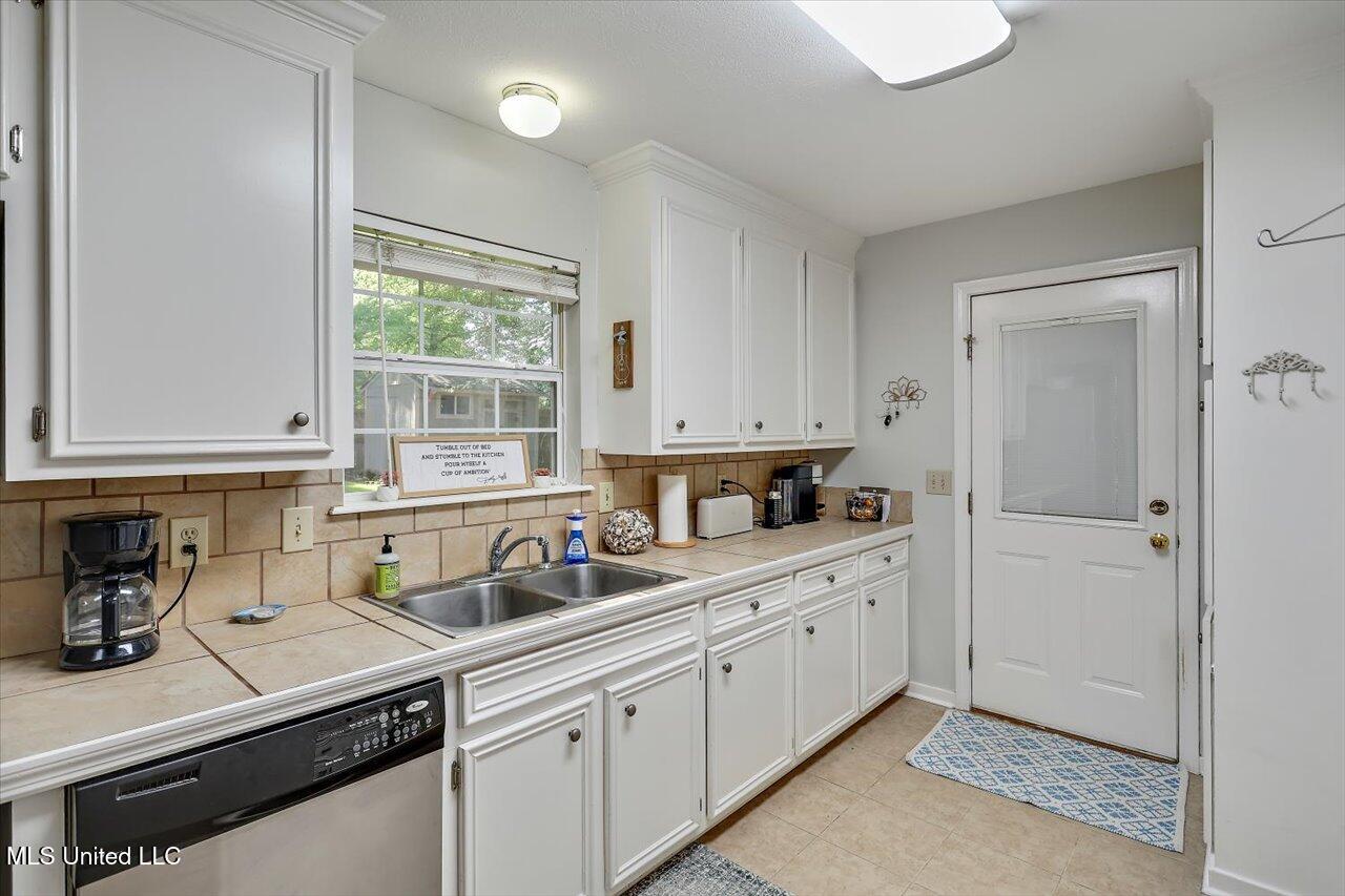 1021 Laurel Drive Flowood, MS 39232 - Photo 11 of 31 11-1021 Laurel Dr