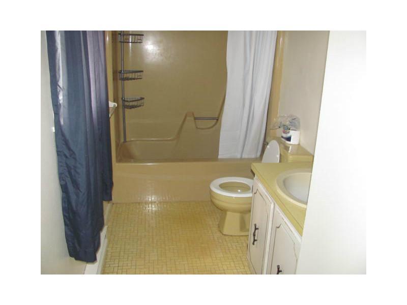 104 Apache Drive Indiana, PA 15701 - Photo 10 of 17 Full Bath.