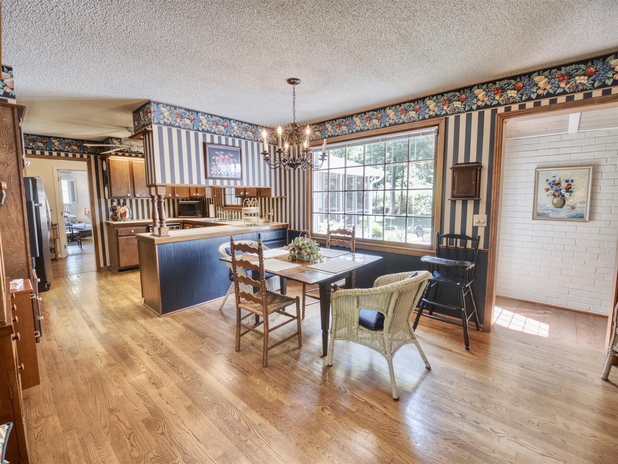1802 Indian Hills Road Lebanon, TN 37087 - Photo 19 of 29 Large eating area overlooks the beautiful back yard
