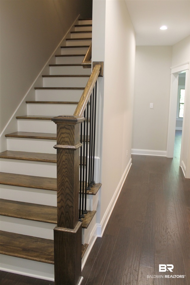 8745 Rosedown Lane Daphne, AL 36526 - Photo 19 of 42 Hallway/Stairs
