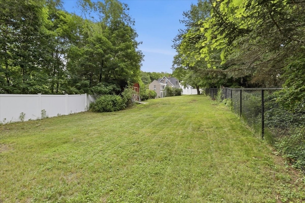 19 West Elm Street Townsend, MA 01474 - Photo 8 of 35